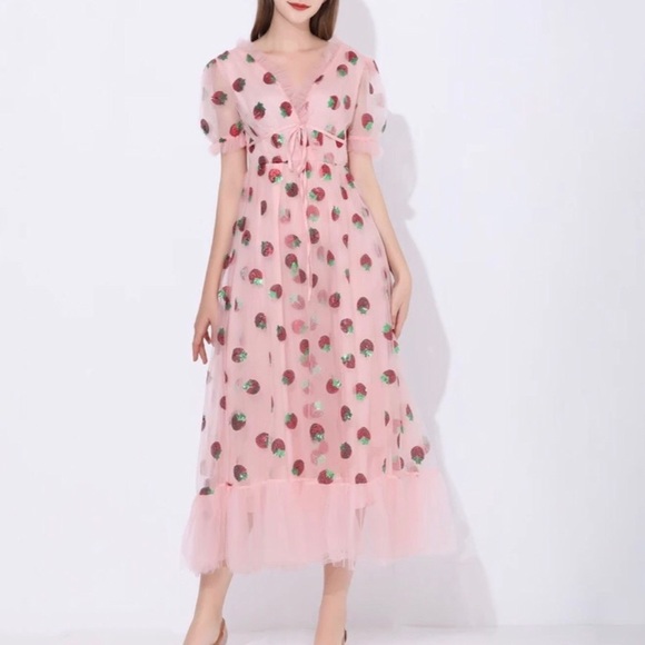 Nwt Chiffon Sparkle Strawberry Midi 